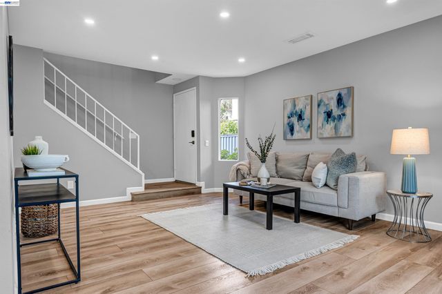 419 Tangelo, Irvine, CA 92618