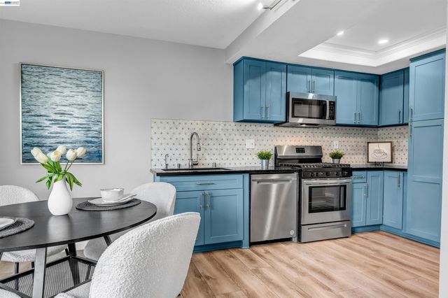 419 Tangelo, Irvine, CA 92618