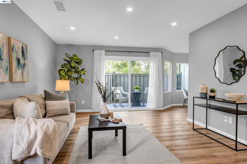 419 Tangelo, Irvine, CA 92618