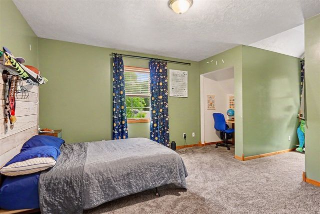 15757 Oakshore Drive, Three Rivers, MI 49093