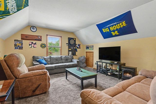 15757 Oakshore Drive, Three Rivers, MI 49093