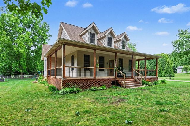 15757 Oakshore Drive, Three Rivers, MI 49093