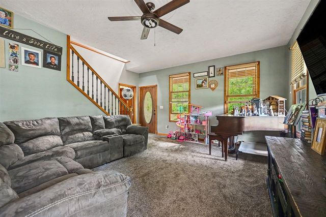 15757 Oakshore Drive, Three Rivers, MI 49093