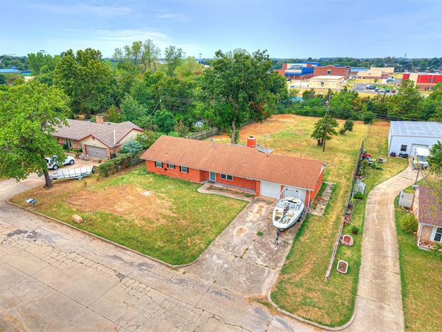 907 Oak Park Drive, Choctaw, OK 73020