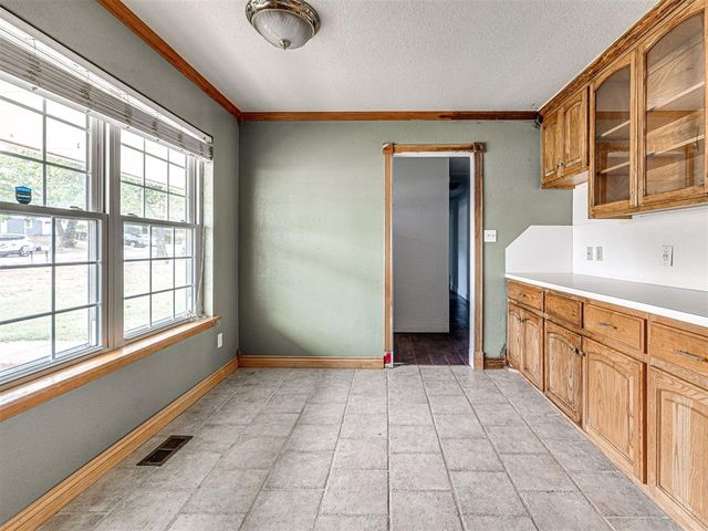907 Oak Park Drive, Choctaw, OK 73020