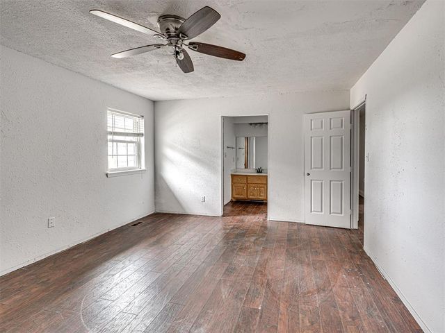907 Oak Park Drive, Choctaw, OK 73020