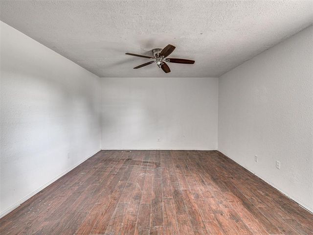 907 Oak Park Drive, Choctaw, OK 73020
