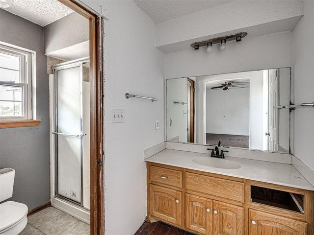 907 Oak Park Drive, Choctaw, OK 73020