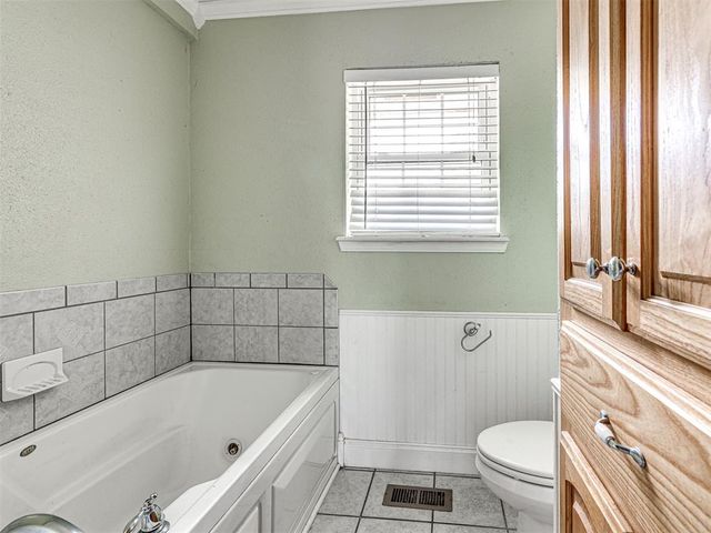 907 Oak Park Drive, Choctaw, OK 73020