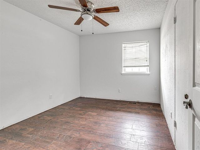 907 Oak Park Drive, Choctaw, OK 73020
