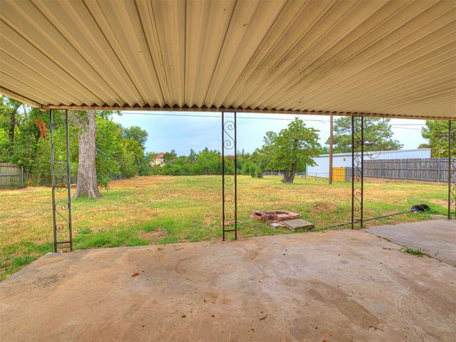 907 Oak Park Drive, Choctaw, OK 73020