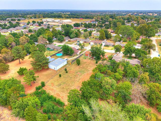 907 Oak Park Drive, Choctaw, OK 73020
