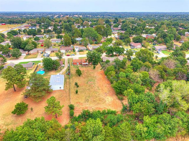 907 Oak Park Drive, Choctaw, OK 73020