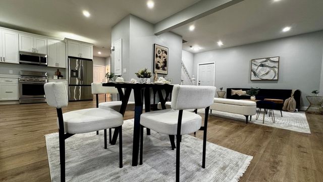 83 Arnold St, Methuen, MA 01844