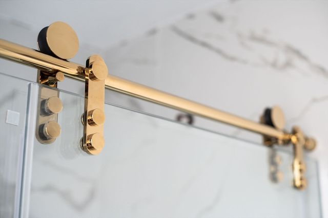 83 Arnold St, Methuen, MA 01844