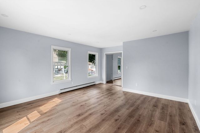 83 Arnold St, Methuen, MA 01844