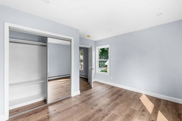 83 Arnold St, Methuen, MA 01844