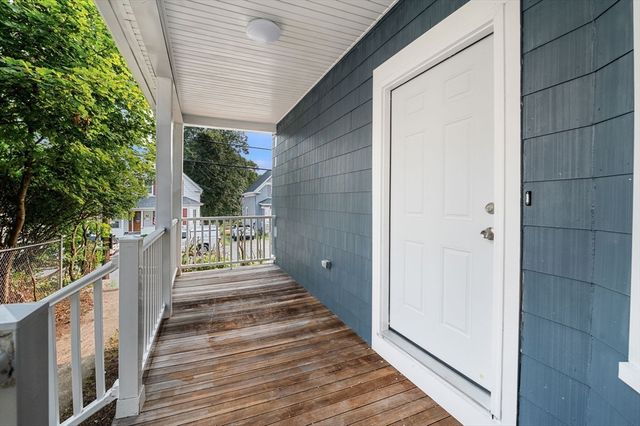 83 Arnold St, Methuen, MA 01844