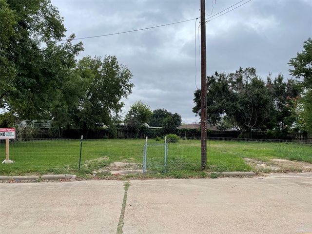 2102 Tuam Street, Houston, TX 77004