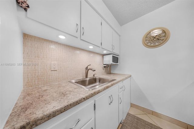 1015 SW 11th Ave 15K, Hallandale Beach, FL 33009