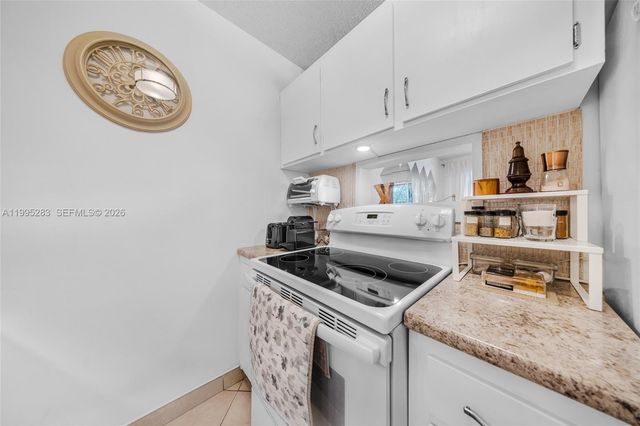 1015 SW 11th Ave 15K, Hallandale Beach, FL 33009