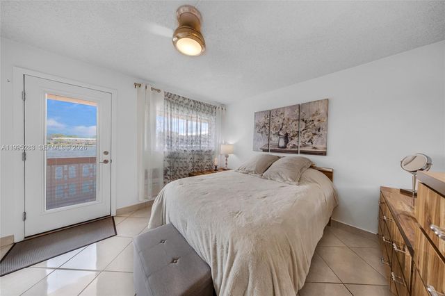 1015 SW 11th Ave 15K, Hallandale Beach, FL 33009