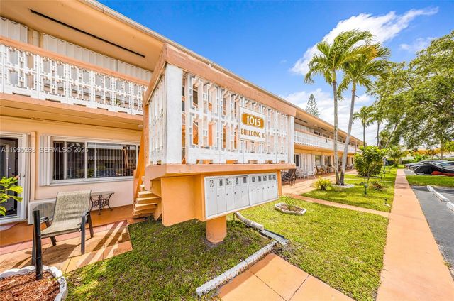 1015 SW 11th Ave 15K, Hallandale Beach, FL 33009