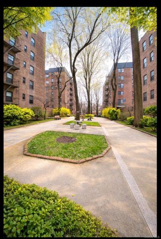 32-23 90th Street 103, East Elmhurst, NY 11369