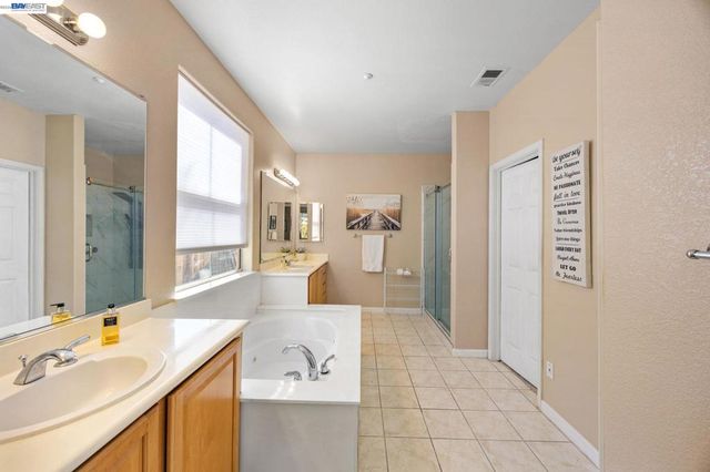 37338 Fowler St, Newark, CA 94560