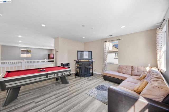 37338 Fowler St, Newark, CA 94560