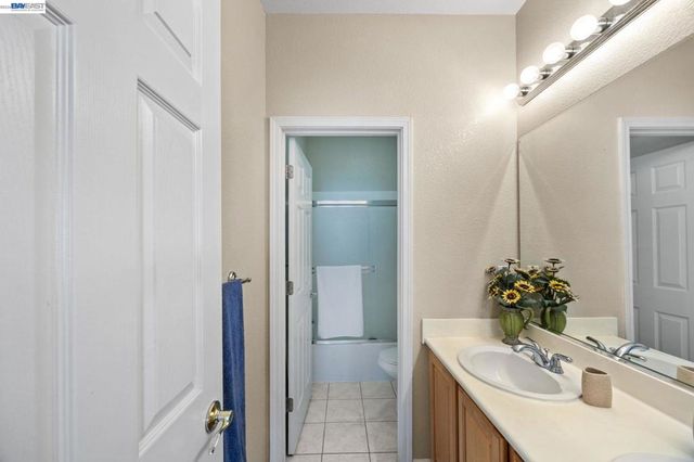 37338 Fowler St, Newark, CA 94560