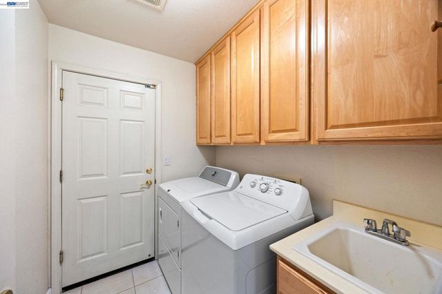 37338 Fowler St, Newark, CA 94560