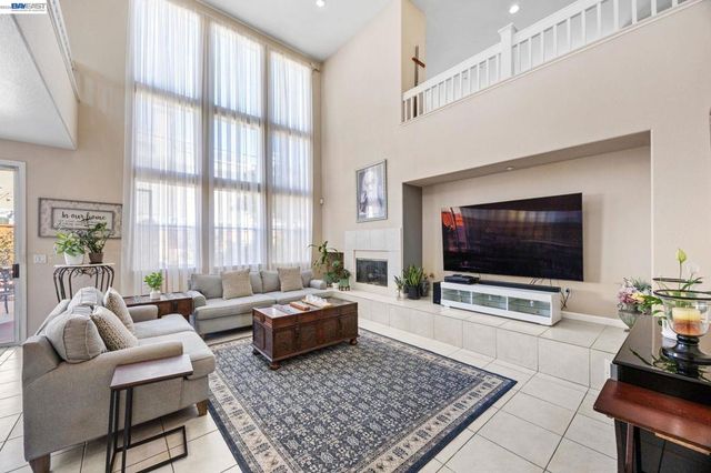 37338 Fowler St, Newark, CA 94560