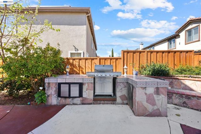 37338 Fowler St, Newark, CA 94560