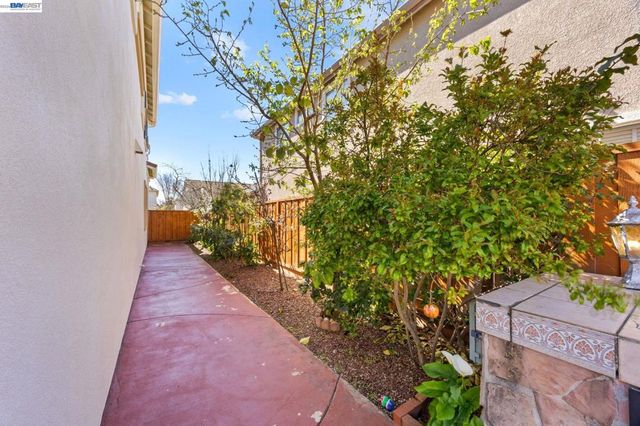 37338 Fowler St, Newark, CA 94560