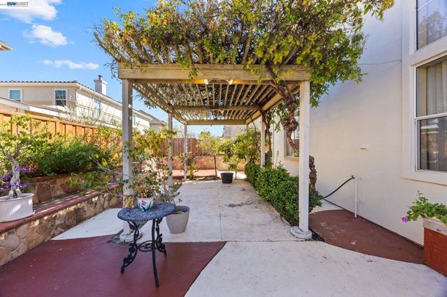 37338 Fowler St, Newark, CA 94560