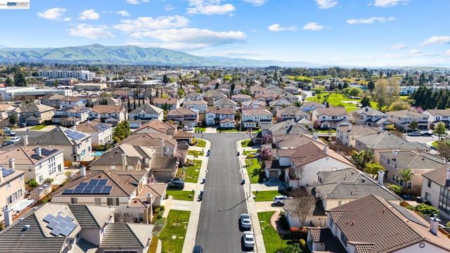 37338 Fowler St, Newark, CA 94560