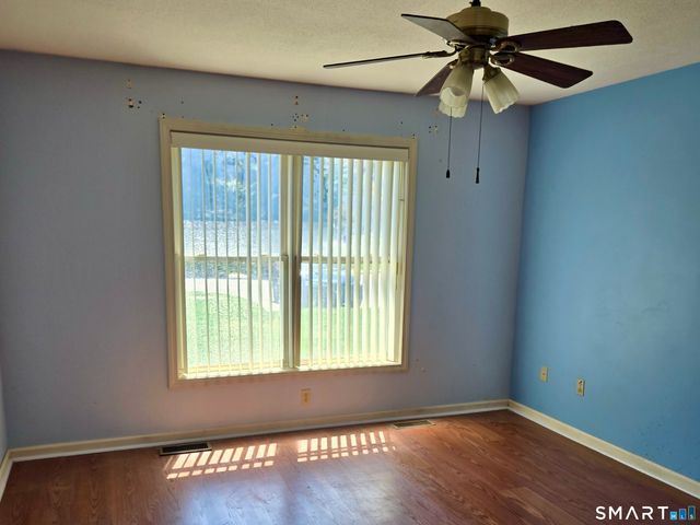 304 Brainard Road 29, Enfield, CT 06082