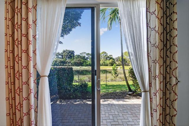 4545 Tara Cove Way, West Palm Beach, FL 33417