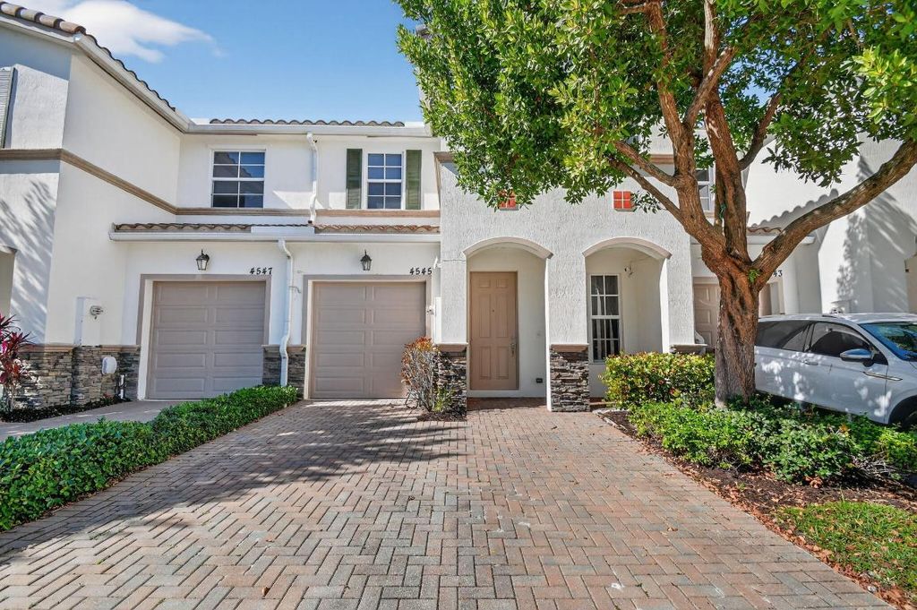 4545 Tara Cove Way, West Palm Beach, FL 33417
