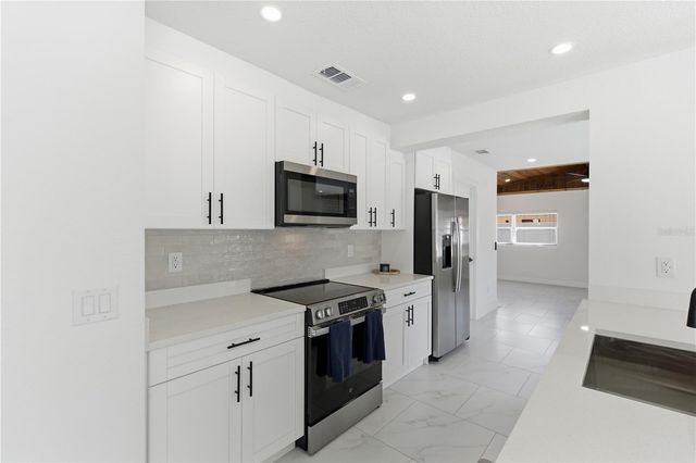 8205 TANGLEWOOD LANE, Tampa, FL 33615