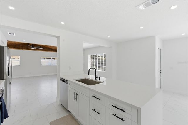 8205 TANGLEWOOD LANE, Tampa, FL 33615