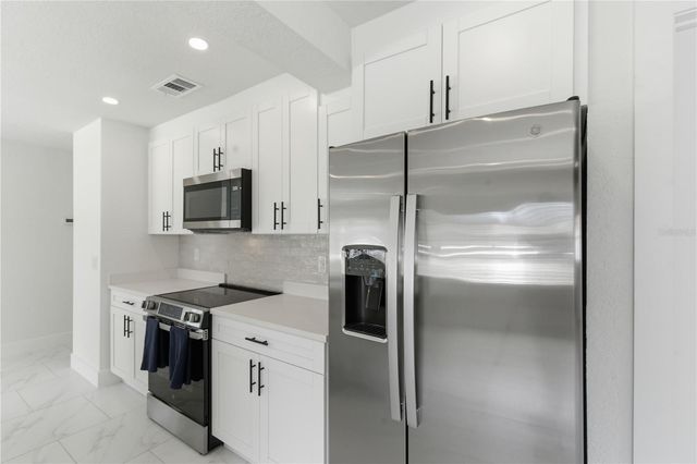 8205 TANGLEWOOD LANE, Tampa, FL 33615