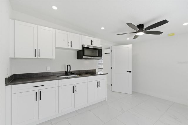 8205 TANGLEWOOD LANE, Tampa, FL 33615