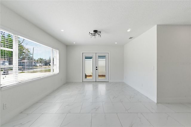 8205 TANGLEWOOD LANE, Tampa, FL 33615