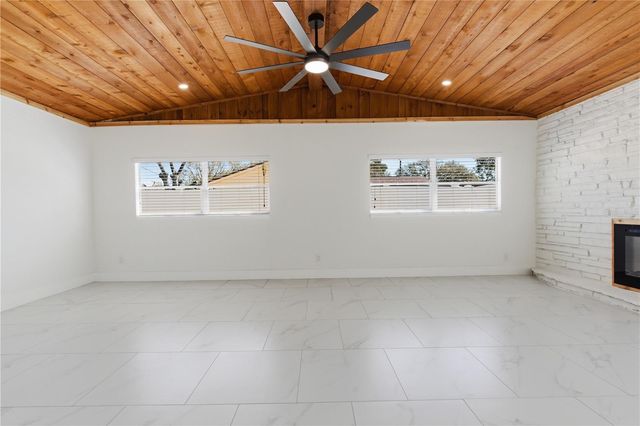 8205 TANGLEWOOD LANE, Tampa, FL 33615