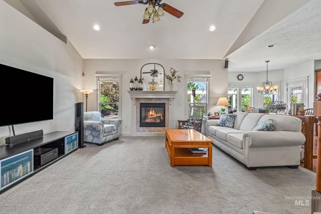 2813 S Bayhill Ct, Nampa, ID 83686