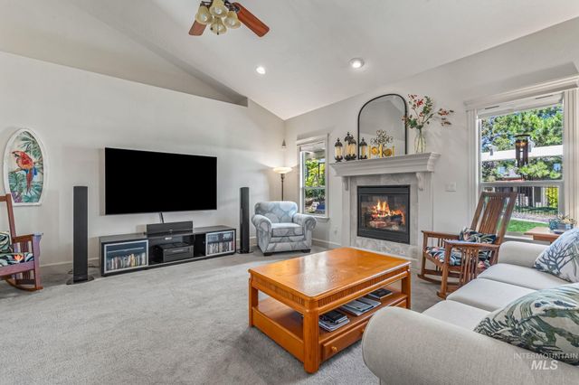 2813 S Bayhill Ct, Nampa, ID 83686