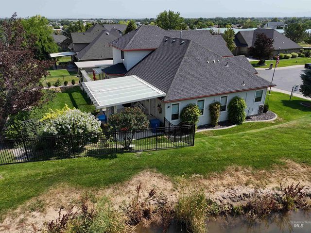 2813 S Bayhill Ct, Nampa, ID 83686