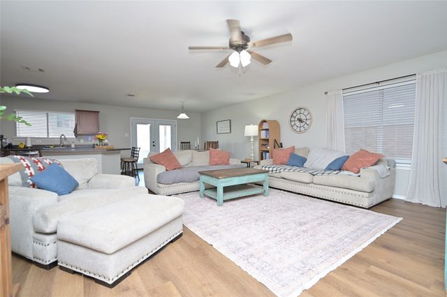 328 Saddlebrook Drive, Krum, TX 76249